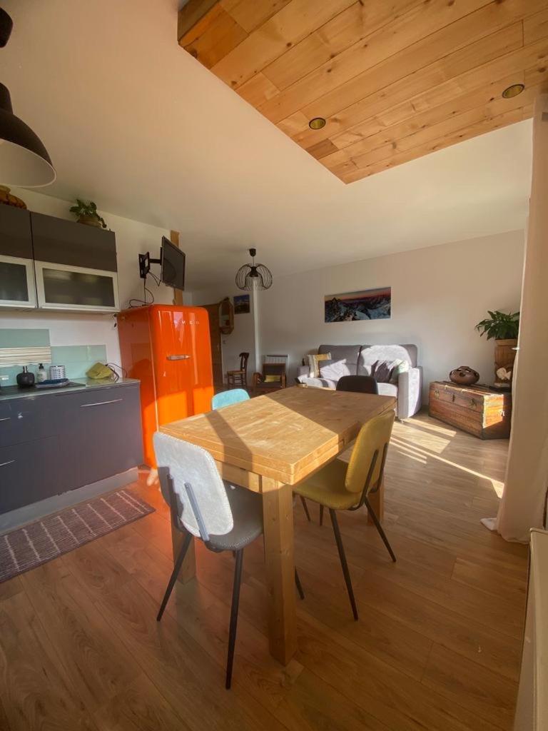 Appartement Au Calme Avec Vue Sur Les Montagnes. Sévrier Exteriör bild